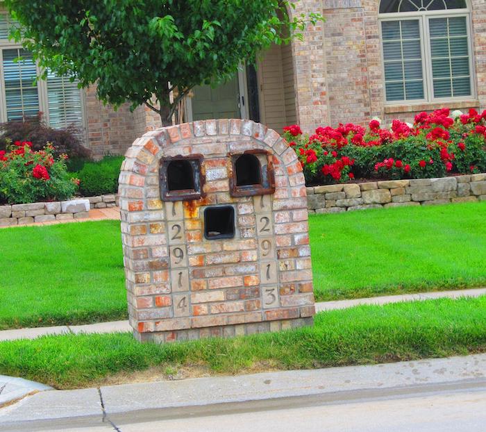 Brick mailbox that looks sad.